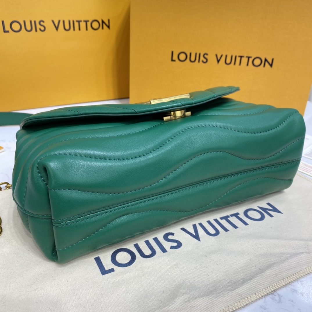 Louis Vuitton NEW WAVE CHAIN BAG M58553 Emerald